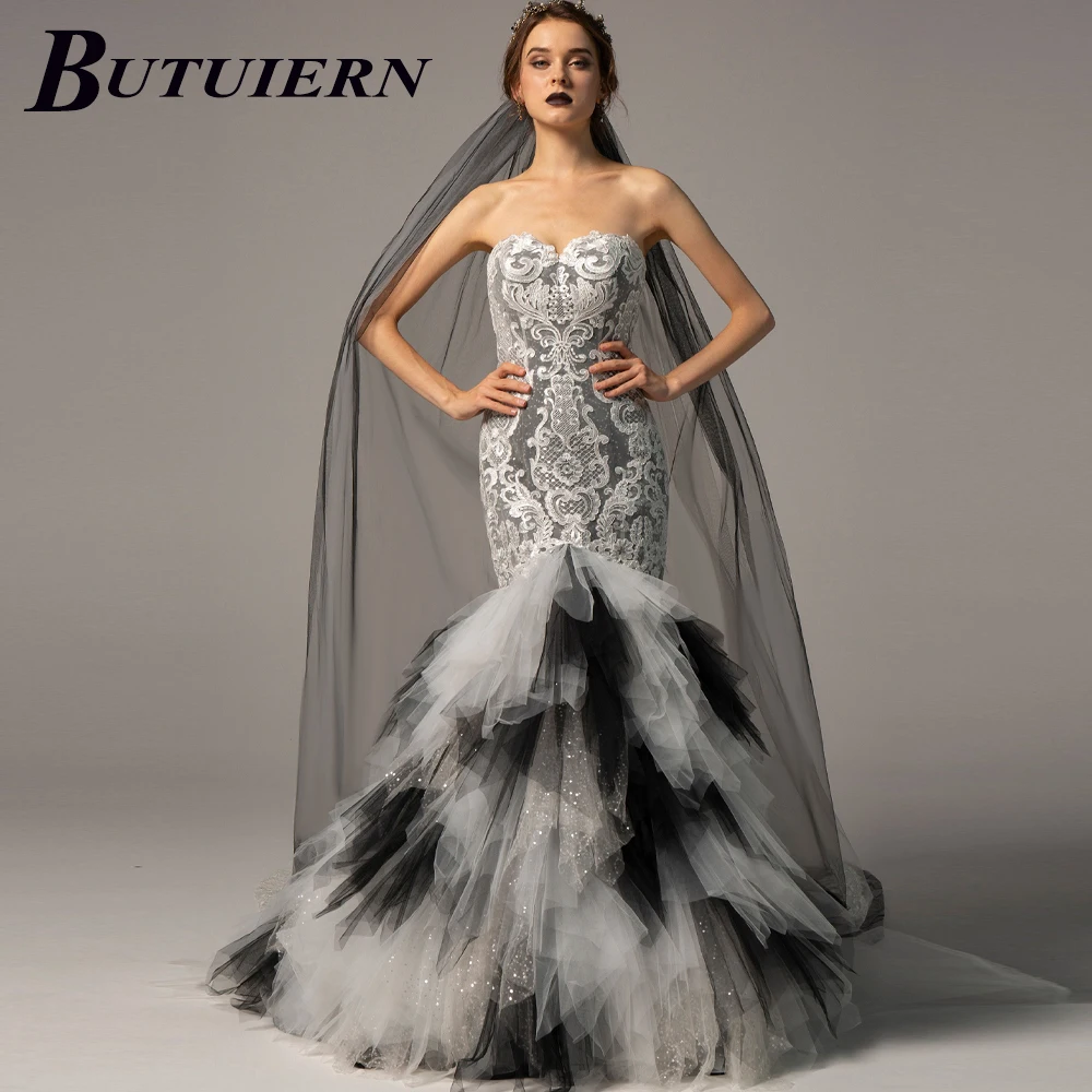 Свадебное платье без бретелек, с открытой спиной и шлейфом
Свадебное платье без бретелек, с открытой спиной и шлейфом