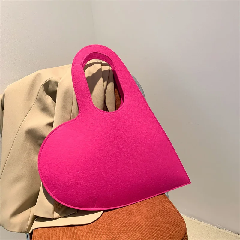 Autumn And Winter New Felt Bag 3D Love Network Red Shape Handbag Fashion Trend Big Handbag
Autumn And Winter New Felt Bag 3D Love Network Red Shape Handbag Fashion Trend Big Handbag