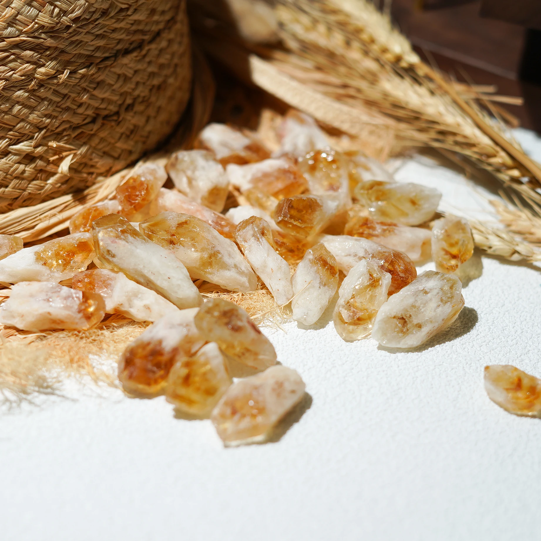 Natural Crystal Raw Citrine Specimen Ornament For Room Decoration Healing Energy Natural Gemstone Fish Tank Decoration Gift
Natural Crystal Raw Citrine Specimen Ornament For Room Decoration Healing Energy Natural Gemstone Fish Tank Decoration Gift