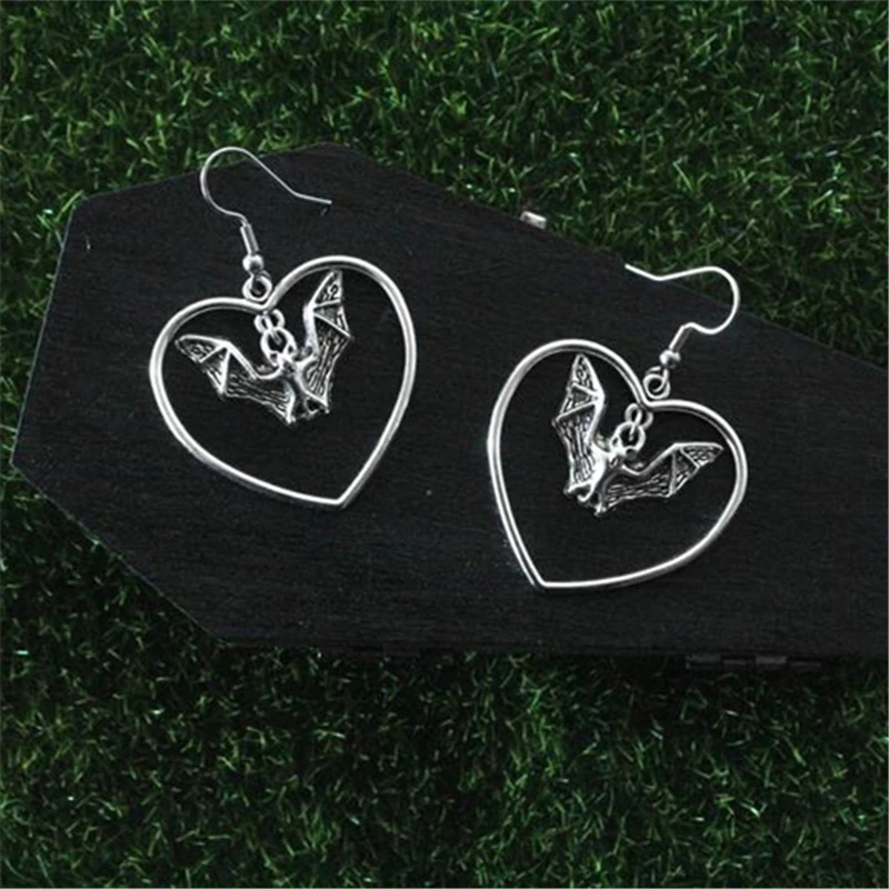 New Hot Selling Fashion Trend Jewelry Creative Design Love Bat Pendant Earring Jewelry
New Hot Selling Fashion Trend Jewelry Creative Design Love Bat Pendant Earring Jewelry