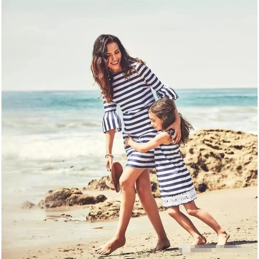 2022 New Summer Casual Mom and Me Dress Mother Daughter Striped Sleeveless Dresses Family Matching Outfits
2022 New Summer Casual Mom and Me Dress Mother Daughter Striped Sleeveless Dresses Family Matching Outfits