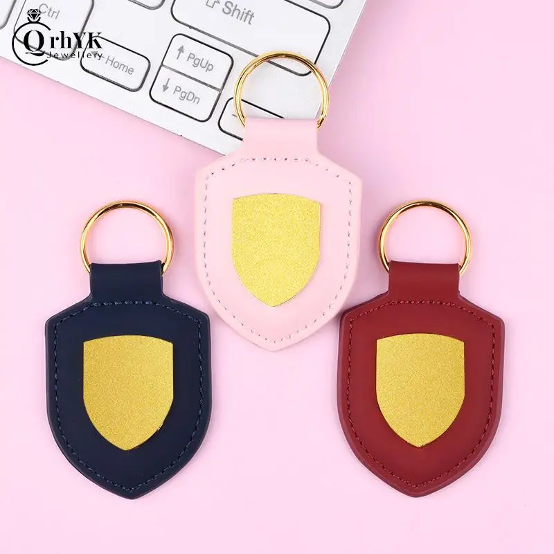 1PC Creative Shield Leather Keychain Couple Key Chain Personalized Cultural Travel Metal Pendant For Men Exquisite Fashion Gift
1PC Creative Shield Leather Keychain Couple Key Chain Personalized Cultural Travel Metal Pendant For Men Exquisite Fashion Gift