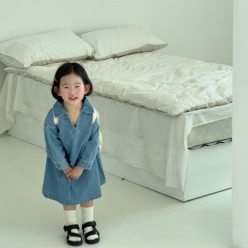 Spring new Kids dress fashion turn-down collar denim princess dress Girls V-Neck loose dress
Spring new Kids dress fashion turn-down collar denim princess dress Girls V-Neck loose dress