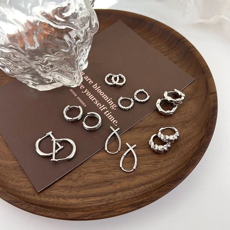 Personality Multi Styles Silver Color Metallic Hoop Earrings for Women Letter Cross Geometric Earring French Minimalist Jewelry
Personality Multi Styles Silver Color Metallic Hoop Earrings for Women Letter Cross Geometric Earring French Minimalist Jewelry