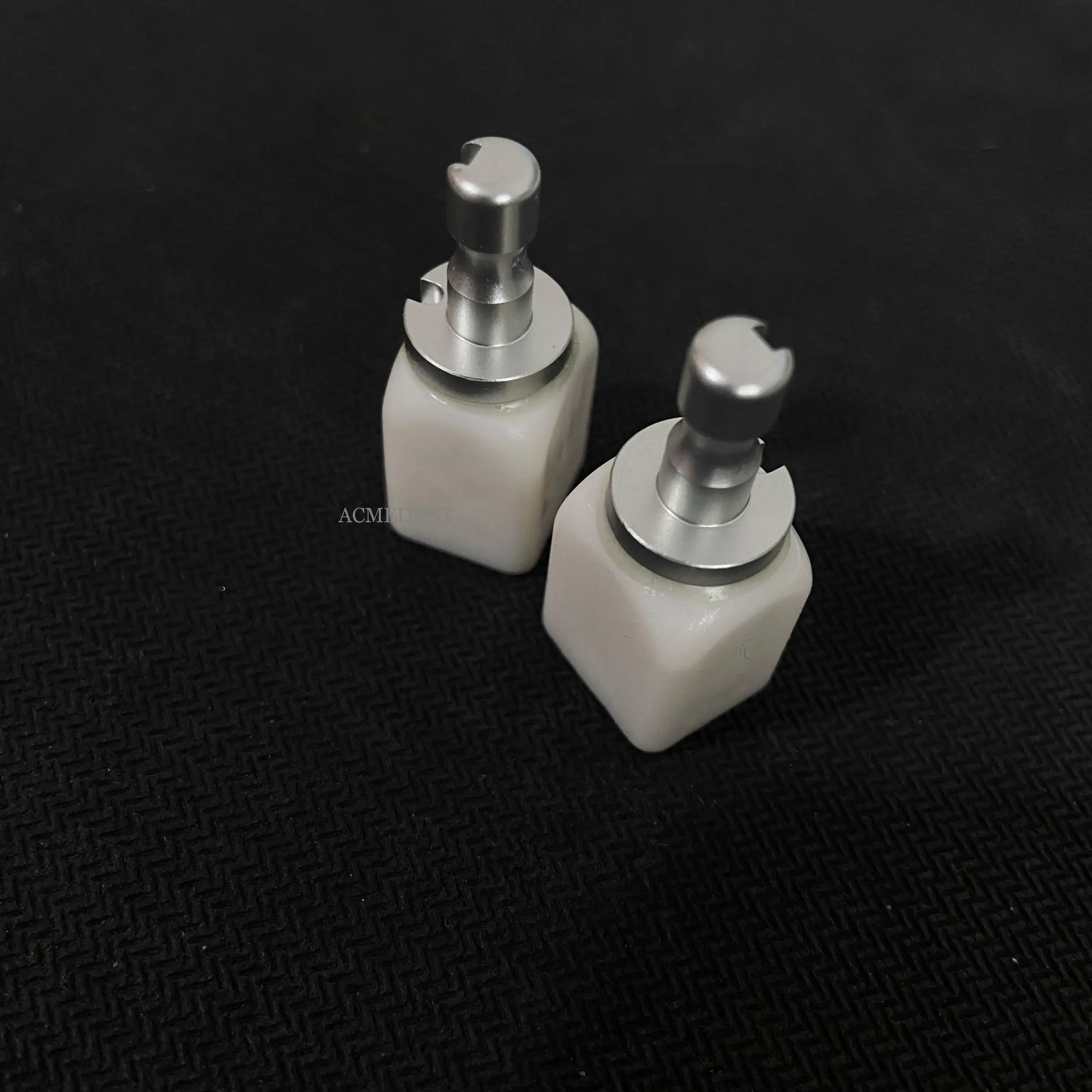 2pieces Dental Glass Ceramic Lithium Dislicate Blocks Sirona Cerec Emax CAD CAM HT V BL2
2pieces Dental Glass Ceramic Lithium Dislicate Blocks Sirona Cerec Emax CAD CAM HT V BL2