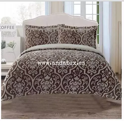 NEW IN Quilt quilt blanket plain sedaline with embroidery model Dubai + 2 pillowcases (50x70 + 5 CM) Color dark brown
NEW IN Quilt quilt blanket plain sedaline with embroidery model Dubai + 2 pillowcases (50x70 + 5 CM) Color dark brown