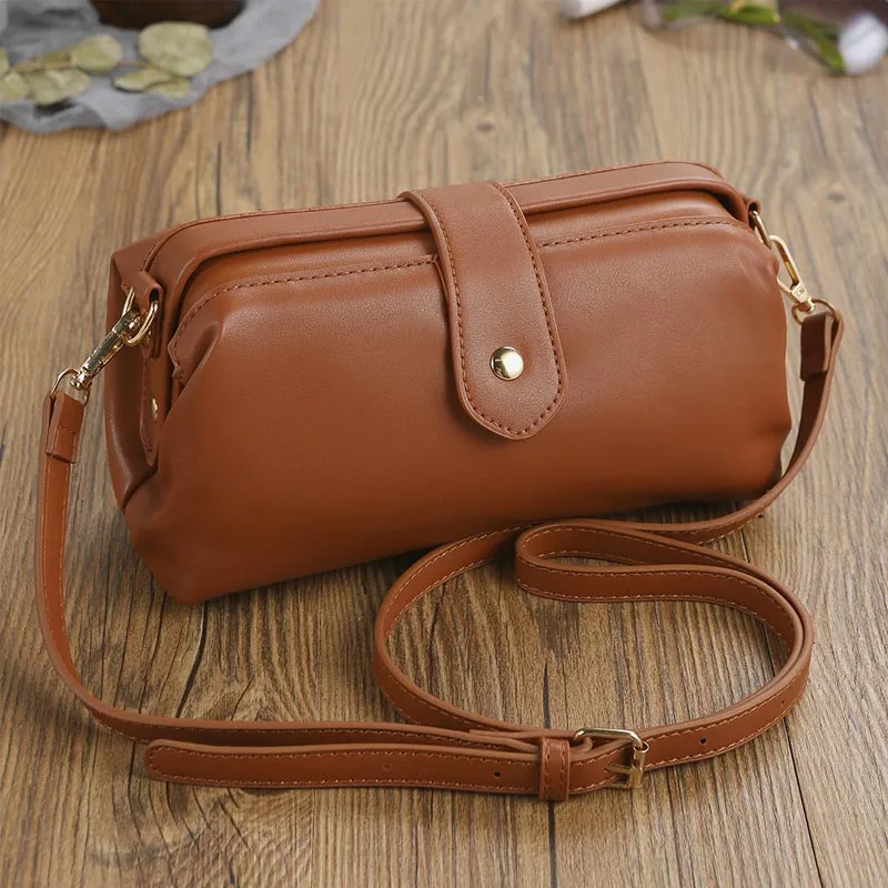 Casual Leather Shoulder Bags Retro Handmade Doctor Bag Clutch Crossbody Bag Women Vintage Style Travel Handbags Messenger
Casual Leather Shoulder Bags Retro Handmade Doctor Bag Clutch Crossbody Bag Women Vintage Style Travel Handbags Messenger
