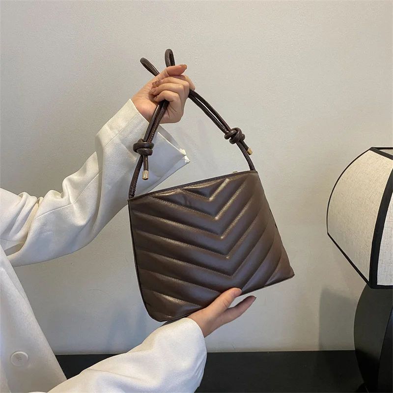 Bags Women's 2022 Autumn New Fashion Simple Armpit Bag Casual Commuter Shoulder Bag Crossbody Fashion Women's Bag Purse
Bags Women's 2022 Autumn New Fashion Simple Armpit Bag Casual Commuter Shoulder Bag Crossbody Fashion Women's Bag Purse