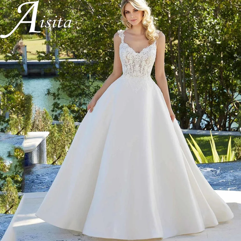 Beauteous V Neck A Line Wedding Dress Lace Appliques Sleeveless Pleats Bridal Gown Illusion Back Court Train Vestidos De Novia
Beauteous V Neck A Line Wedding Dress Lace Appliques Sleeveless Pleats Bridal Gown Illusion Back Court Train Vestidos De Novia