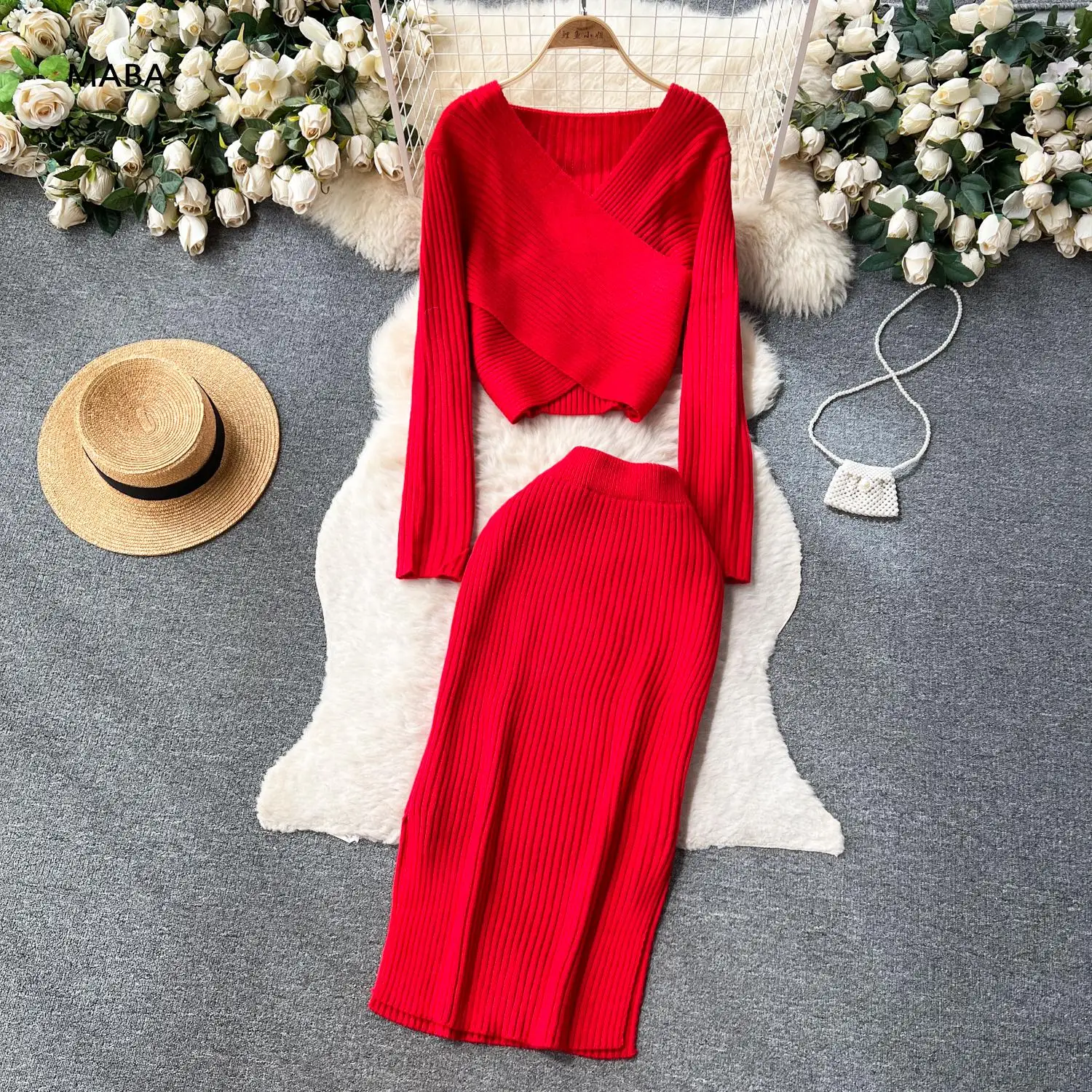 Women Red/black Knitted Two Piece Set Autumn Winter Female Cross V-neck Short Pullover Sweater+bodycon Slit Skirt Vintage Solid
Women Red/black Knitted Two Piece Set Autumn Winter Female Cross V-neck Short Pullover Sweater+bodycon Slit Skirt Vintage Solid