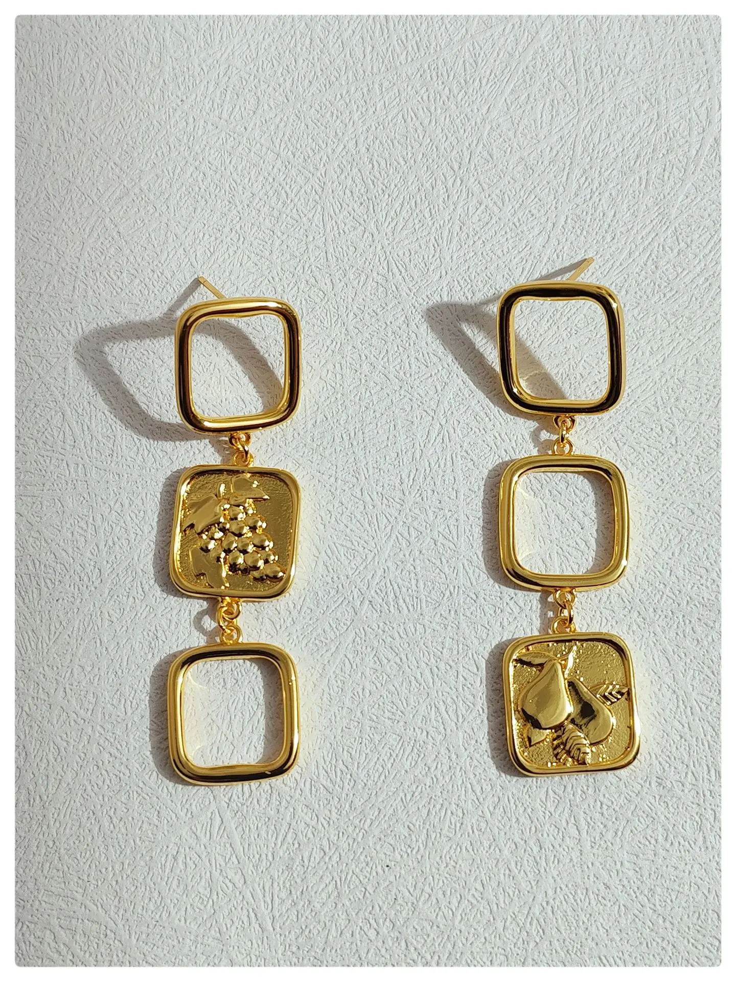 

Ins Popular Designer 14K 18K Gold Filled Tri Square Engraved Hoops Ear Stud Geometric Ear Hook Long Chunky Statement Earrings
