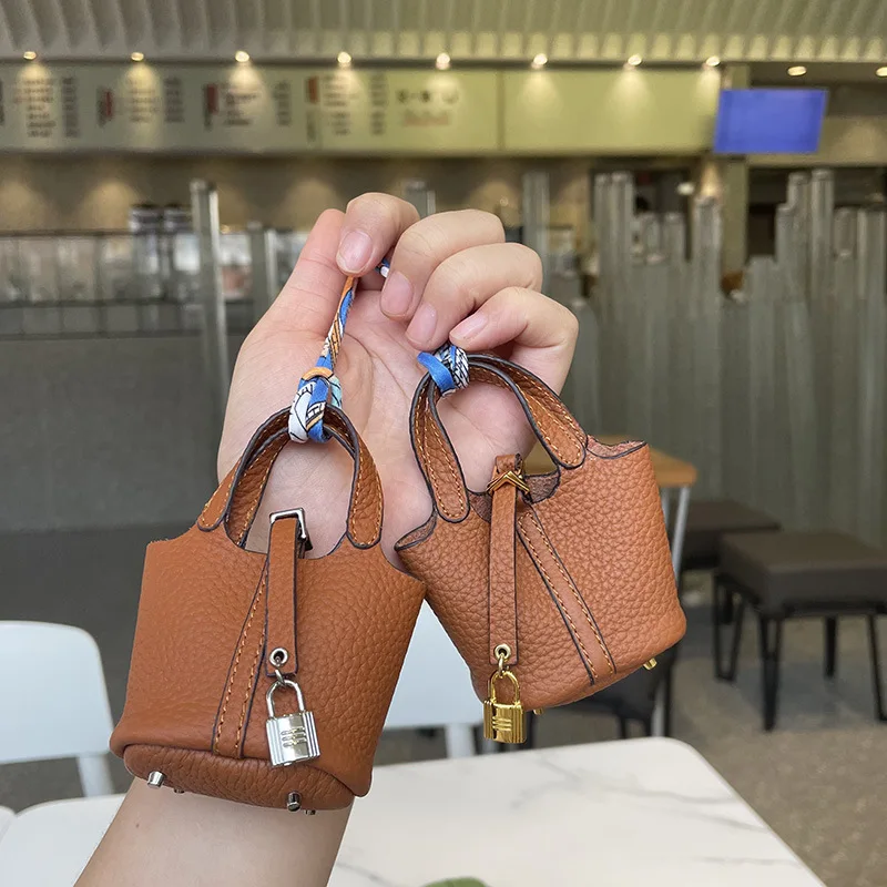 Аксессуары ручной работы из натуральной кожи для сумочки, Очаровательное украшение, подарок, роскошная модная сумка, аксессуары, брелок, по...
Аксессуары ручной работы из натуральной кожи для сумочки, Очаровательное украшение, подарок, роскошная модная сумка, аксессуары, брелок, по...