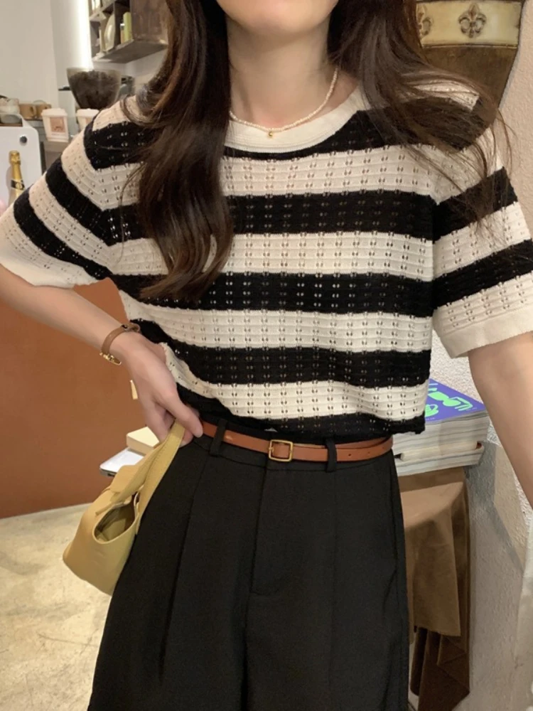 Striped knitted short-sleeved T-shirt female 2023 summer new Korean version of student top short
Striped knitted short-sleeved T-shirt female 2023 summer new Korean version of student top short