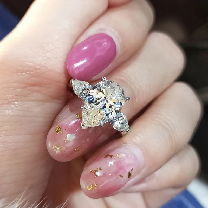 Delicate Silver Color Water Drop Pear Shaped Three Stone Rings for Women Fashion Bridal Wedding Engagement Jewelry Gift
Delicate Silver Color Water Drop Pear Shaped Three Stone Rings for Women Fashion Bridal Wedding Engagement Jewelry Gift