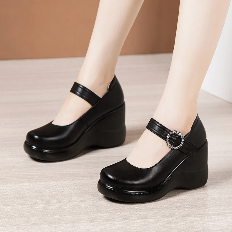 Small Size 32-43 Fashion Crystal Buckle Platform Wedges Shoes for Women 2022 High Heels Platform Pumps Soft Leather Shoe Mom
Small Size 32-43 Fashion Crystal Buckle Platform Wedges Shoes for Women 2022 High Heels Platform Pumps Soft Leather Shoe Mom
