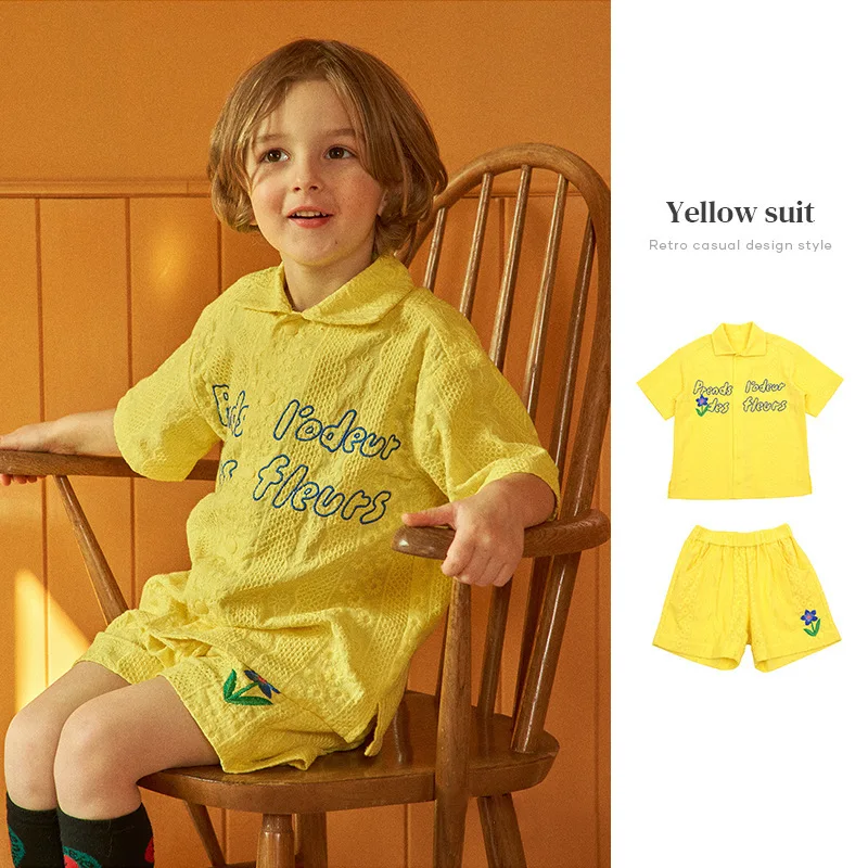 spring BE children's suit boys and girls fashion short-sleeved children's clothing letter embroidery two-piece suit
spring BE children's suit boys and girls fashion short-sleeved children's clothing letter embroidery two-piece suit
