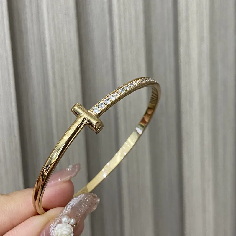 18K Rose Gold Double-Character Bracelet Diamond Narrow Rose Gold Half Diamond Couple Bracelet Classic Women's Bracelet Jewelry
18K Rose Gold Double-Character Bracelet Diamond Narrow Rose Gold Half Diamond Couple Bracelet Classic Women's Bracelet Jewelry