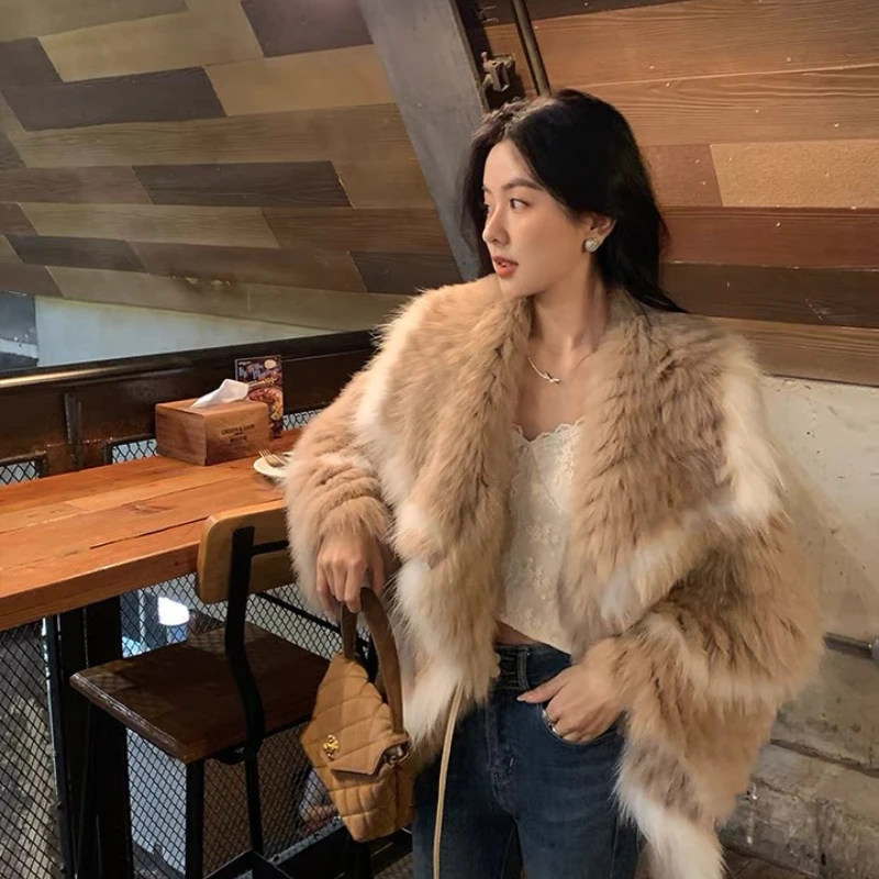 2022 new fox fur real fur coat medium and long autumn and winter new small fragrant lapel famous lady fur coat
2022 new fox fur real fur coat medium and long autumn and winter new small fragrant lapel famous lady fur coat