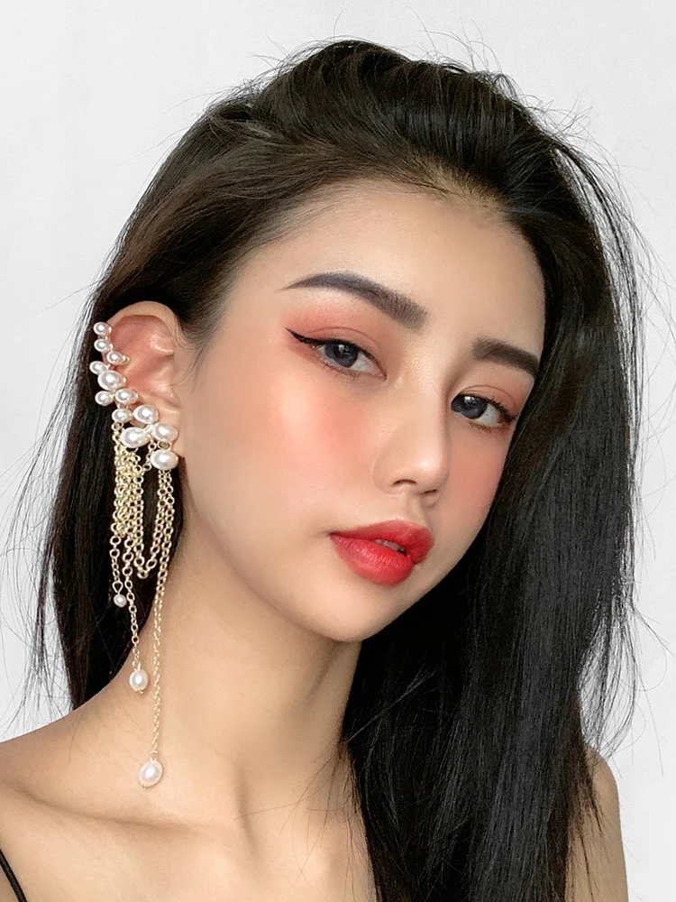 European and American Exaggerated and Personalized Asymmetric Tassel Earrings Female Long Pearl Eardrops 2022 Fashion Earrings
European and American Exaggerated and Personalized Asymmetric Tassel Earrings Female Long Pearl Eardrops 2022 Fashion Earrings