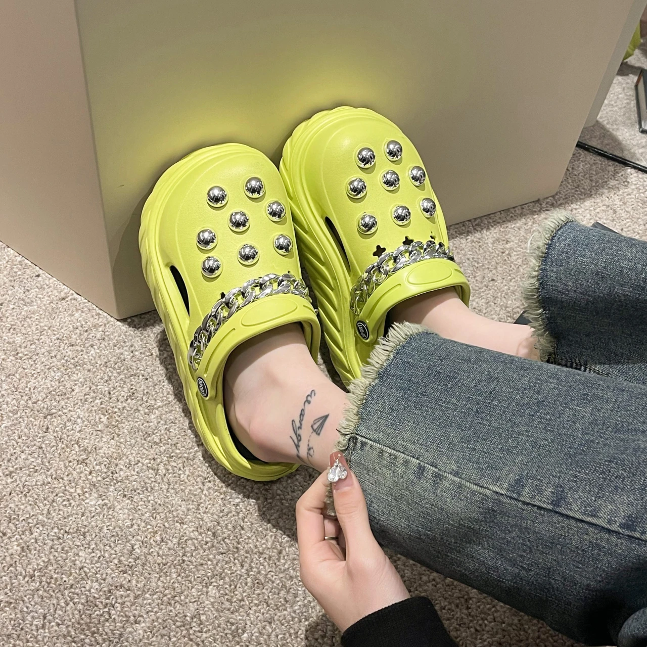 Sandals for Women Summer New EVA 5cm Thick Sole Non-slip Home Slippers Punk Style Chain DIY Female Casual Shoes Garden Shoes
Sandals for Women Summer New EVA 5cm Thick Sole Non-slip Home Slippers Punk Style Chain DIY Female Casual Shoes Garden Shoes