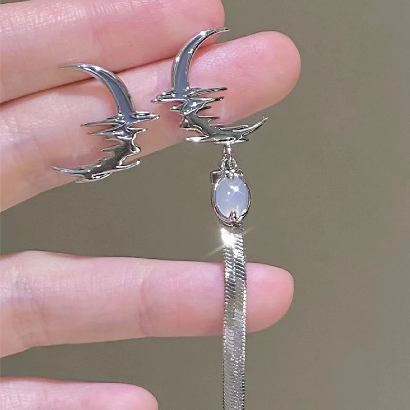 S925 Silver Needle Crescent Moon Asymmetric Tassel Metal Stud Earrings Moon Water Ripple Dangle Earrings for Women Girls Gifts
S925 Silver Needle Crescent Moon Asymmetric Tassel Metal Stud Earrings Moon Water Ripple Dangle Earrings for Women Girls Gifts
