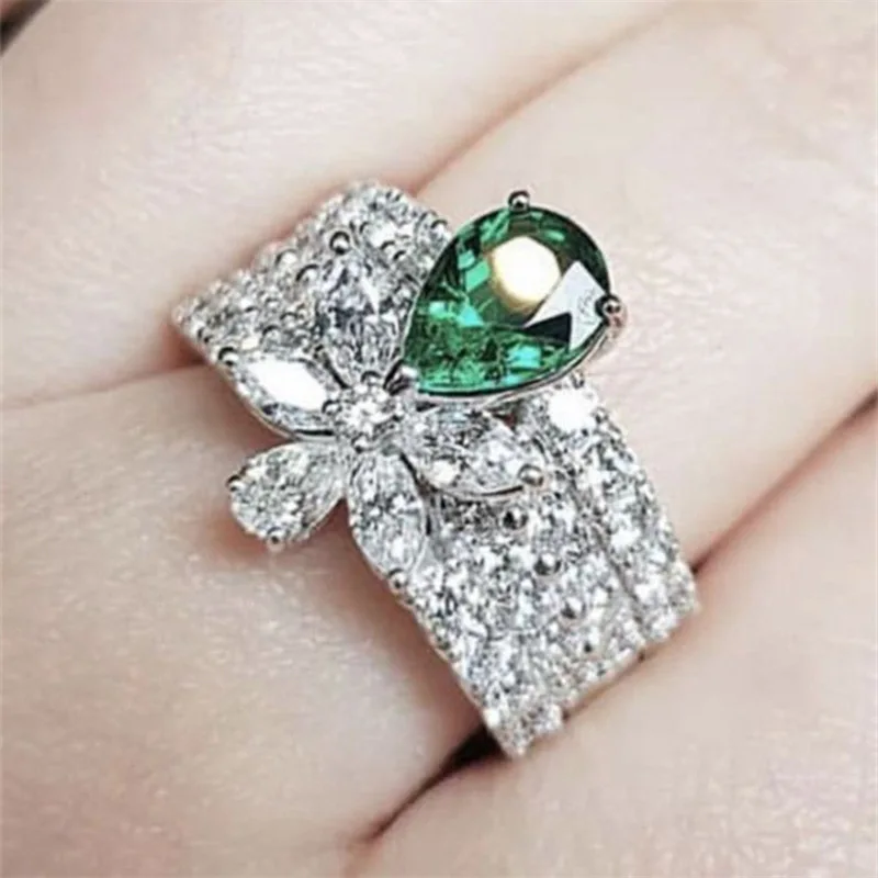 

2023 New Vintage Green Cubic Zirconia Ring Temperament Sweet Flower Ring Women's Party Anniversary Gift Gorgeous Crystal Jewelry