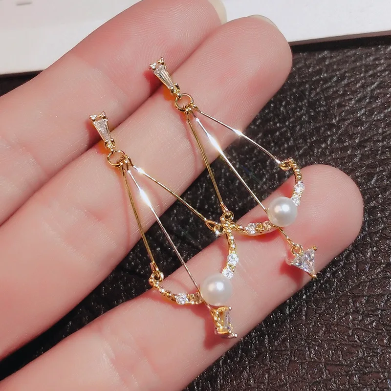 New Fashion Brand Jewelry Design Shows Thin Face Anchor Earrings, Exquisite High-end Sense of Net Red Temperament Earrings
New Fashion Brand Jewelry Design Shows Thin Face Anchor Earrings, Exquisite High-end Sense of Net Red Temperament Earrings