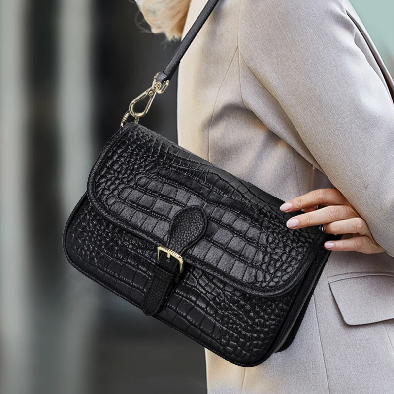 leather single shoulder crossbody bag with top layer cowhide small square bag for women's bag 2023 new simple and versat
leather single shoulder crossbody bag with top layer cowhide small square bag for women's bag 2023 new simple and versat