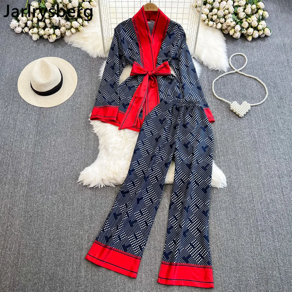 Женский комплект из двух предметов, элегантный Свободный Топ с длинным рукавом и V-образным вырезом и широкие брюки с высокой талией, осень 2023
Женский комплект из двух предметов, элегантный Свободный Топ с длинным рукавом и V-образным вырезом и широкие брюки с высокой талией, осень 2023