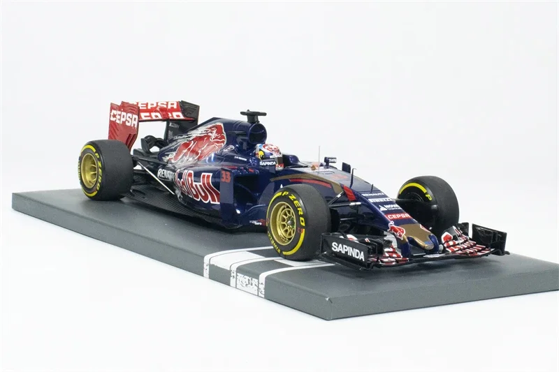 МИНОЧАПС 1:18 2015 F1 СКУДЕРИЯ TORO ROSSO STR10 - # 33-MAX полимерная модель автомобиля