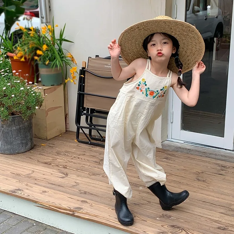 Kids Girls Jumpsuits Embroidered New Fashion Girl Baby Casual Wide Leg Pants Children Solid Costumes Sleeveless Clothing
Kids Girls Jumpsuits Embroidered New Fashion Girl Baby Casual Wide Leg Pants Children Solid Costumes Sleeveless Clothing