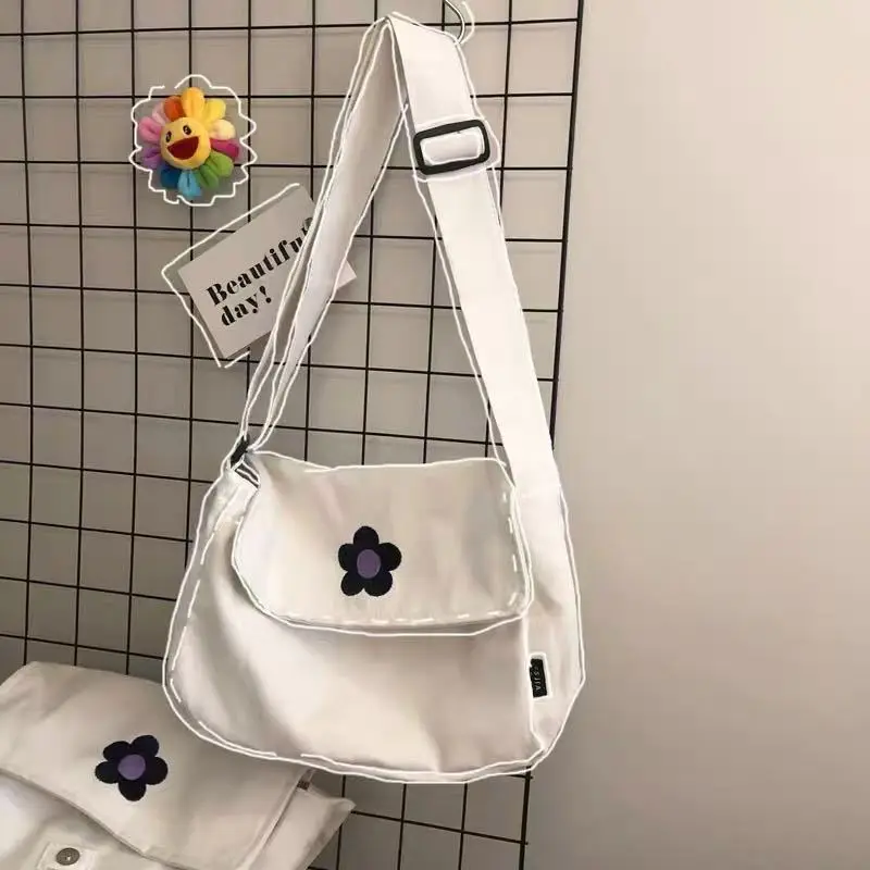 2022 Canvas Crossbody Bags Youth Fashion Casual Ladies Shoulder Bag Embroidery Flower Cover Women Messenger Bag Female Handbags
2022 Canvas Crossbody Bags Youth Fashion Casual Ladies Shoulder Bag Embroidery Flower Cover Women Messenger Bag Female Handbags