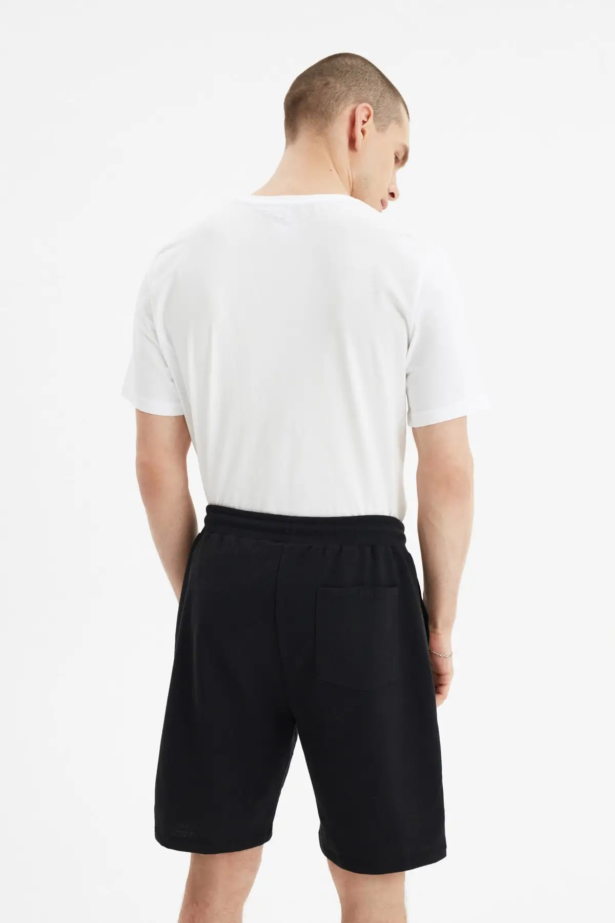 Trendyol Male Regular Fit Licensed Smiley World Shorts & Bermuda TMNSS21SR0013
Trendyol Male Regular Fit Licensed Smiley World Shorts & Bermuda TMNSS21SR0013