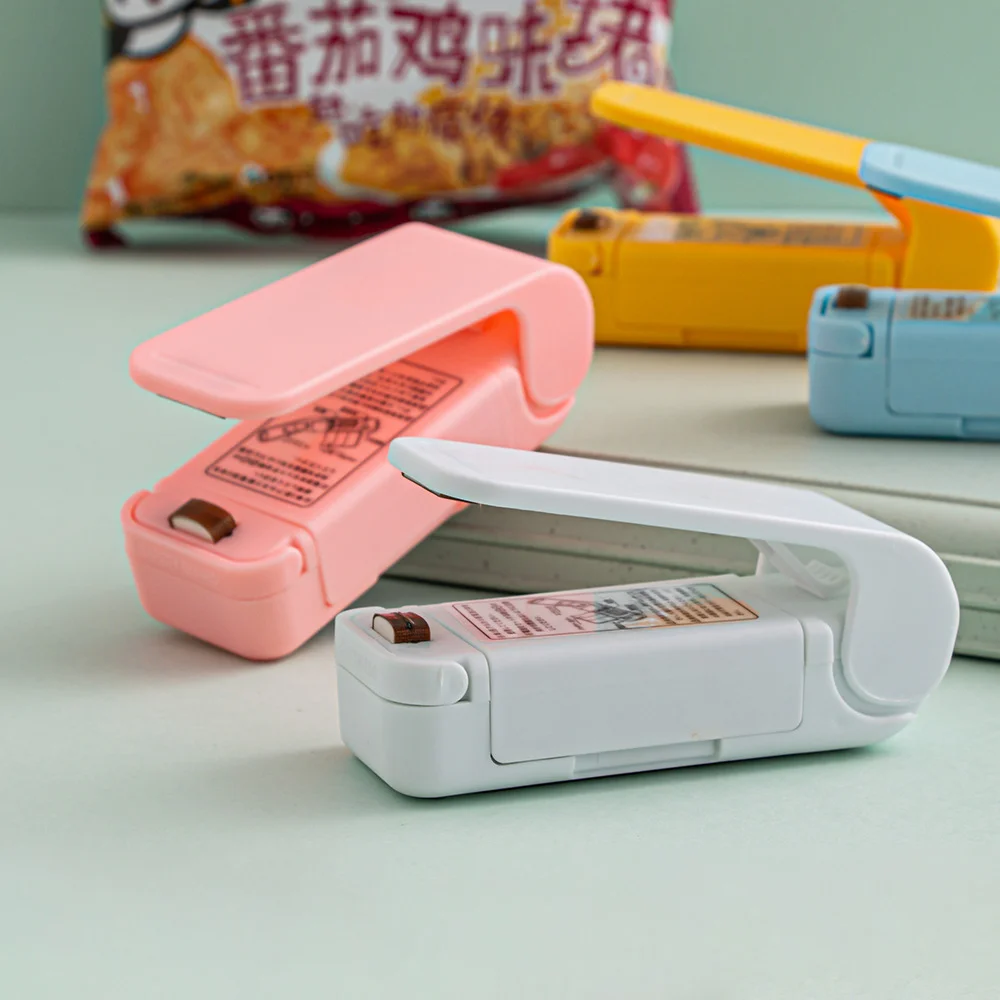Mini Heat Sealer Handy Sticker Seal for Food Snack Kitchen Gadgets Sealing Machine Plastic Package Storage Portable Bag Clips
Mini Heat Sealer Handy Sticker Seal for Food Snack Kitchen Gadgets Sealing Machine Plastic Package Storage Portable Bag Clips