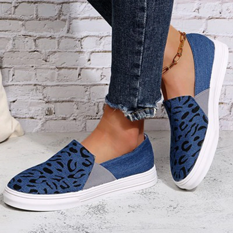 2021 New Style Casual Canvas Shoes Women Pattern Upper Soft Bottom Platform Shoes Loafers Ladies Large Size Single Shoes 
2021 New Style Casual Canvas Shoes Women Pattern Upper Soft Bottom Platform Shoes Loafers Ladies Large Size Single Shoes