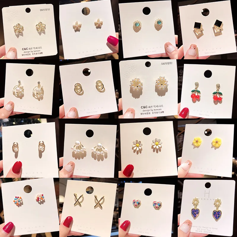2022 Hot Sale Random Style Dangle Earrings Metal Fashion Wholesale Wholesale Classic Earrings Boho Jewellery for Women
2022 Hot Sale Random Style Dangle Earrings Metal Fashion Wholesale Wholesale Classic Earrings Boho Jewellery for Women