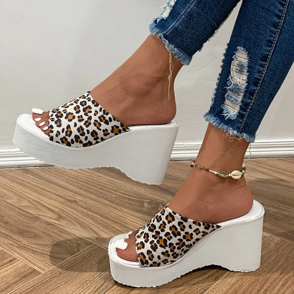 Summer Shoes for Women Wedges Slippers Women's Platform Sandals 2023 New Leopard Print Sandals Slippers Flip-flops Beach Shoes
Summer Shoes for Women Wedges Slippers Women's Platform Sandals 2023 New Leopard Print Sandals Slippers Flip-flops Beach Shoes