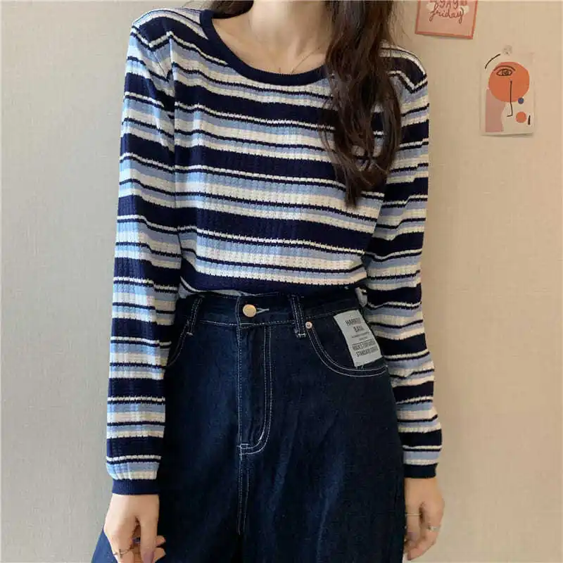 Student Striped Knit Shirt for Women 2023 New Early Autumn Korean Version Loose and Versatile Long Sleeved Short Bottomed Top
Student Striped Knit Shirt for Women 2023 New Early Autumn Korean Version Loose and Versatile Long Sleeved Short Bottomed Top