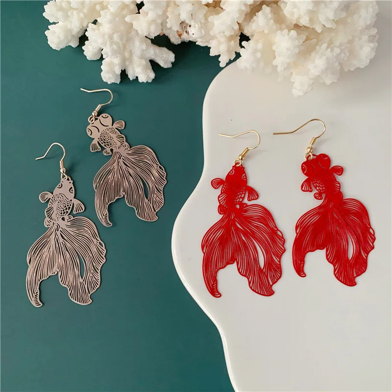 Chinese Style Red Spray Goldfish Dangle Earrings for Women Girl Hollow Out Alloy Lucky Fish Hanging Earrings New Year Jewelry
Chinese Style Red Spray Goldfish Dangle Earrings for Women Girl Hollow Out Alloy Lucky Fish Hanging Earrings New Year Jewelry