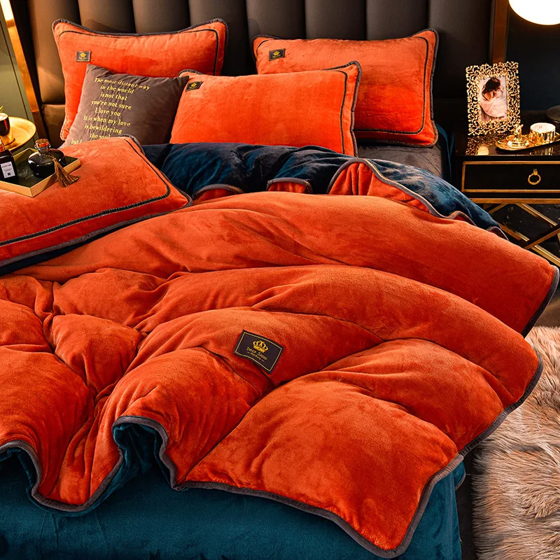 

Зимний теплый комплект постельного белья из четырех предметов с пододеяльником и двойным утолщенным супер мягким покрытием для уютной спа...