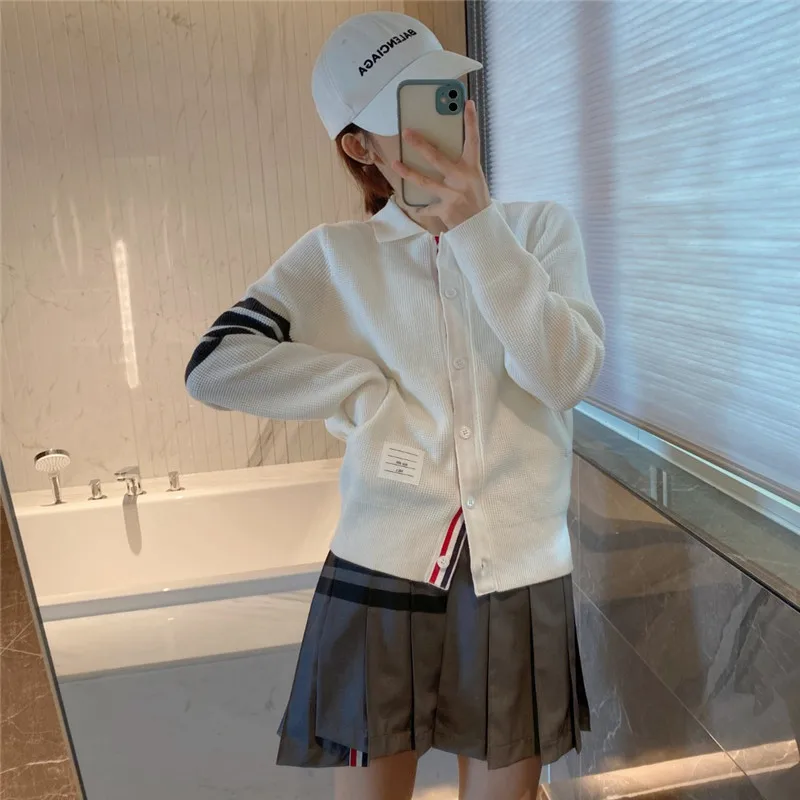 TB Waffle Knitted Cardigan Loose Design Sense, Small Crowd Autumn and Winter New Style Versatile Lapel Long Sleeve Coat
TB Waffle Knitted Cardigan Loose Design Sense, Small Crowd Autumn and Winter New Style Versatile Lapel Long Sleeve Coat