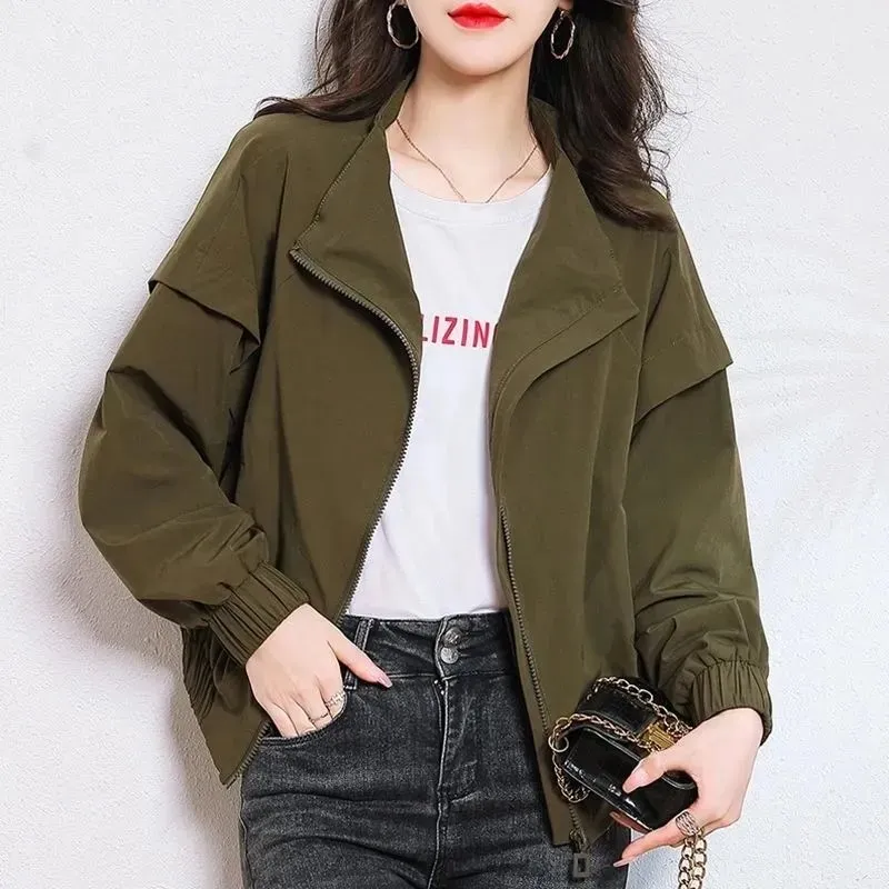 Women's Short Jacket 2022 Spring Autumn New Casual Windbreaker Stand Collar Tooling Jacket Basic Zipper Coat Tops With Lining
Women's Short Jacket 2022 Spring Autumn New Casual Windbreaker Stand Collar Tooling Jacket Basic Zipper Coat Tops With Lining