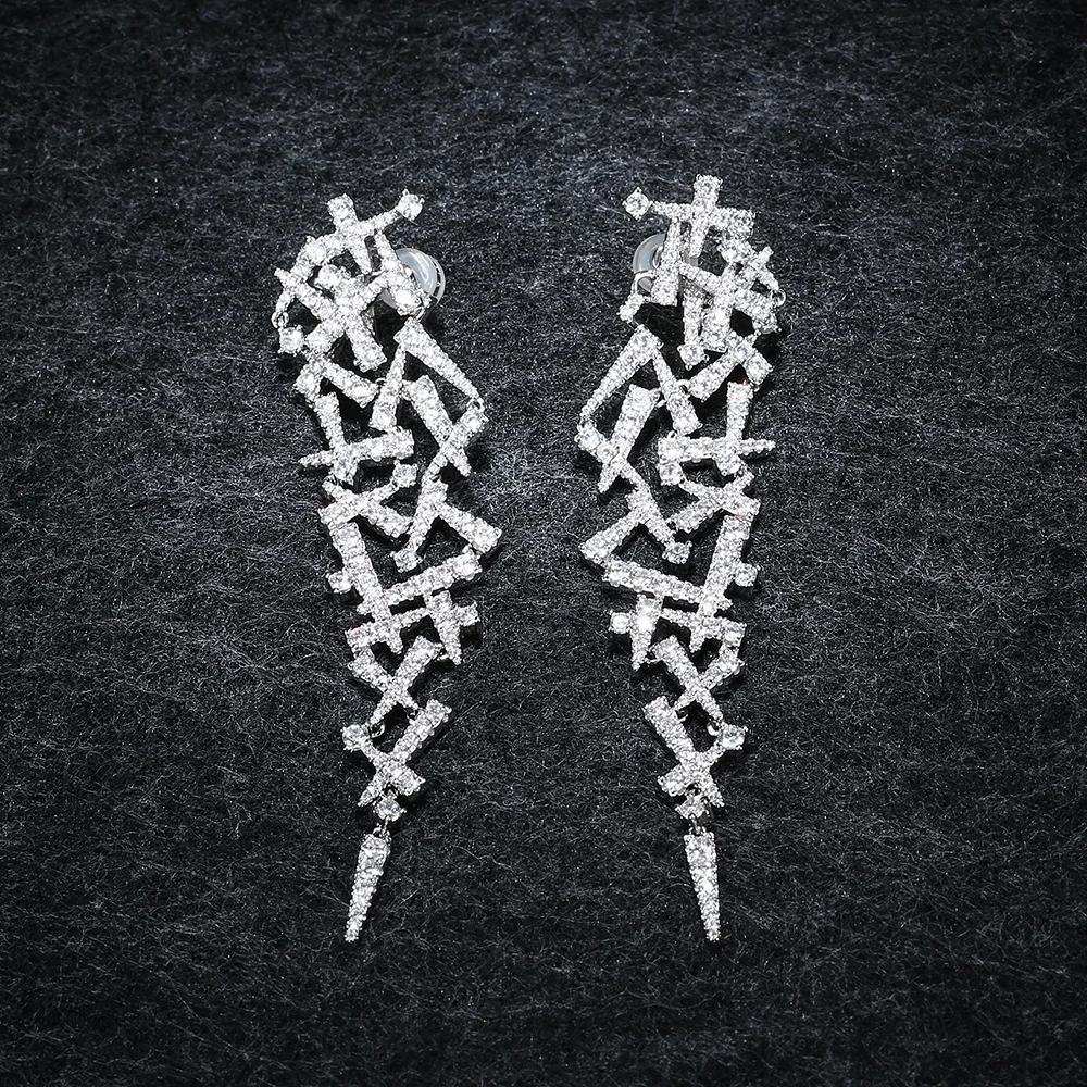 APM STYLE High Quality 925 Sterling Silver Crystal Diamond Dinner Temperament Pendant Earrings Asymmetric Model
APM STYLE High Quality 925 Sterling Silver Crystal Diamond Dinner Temperament Pendant Earrings Asymmetric Model