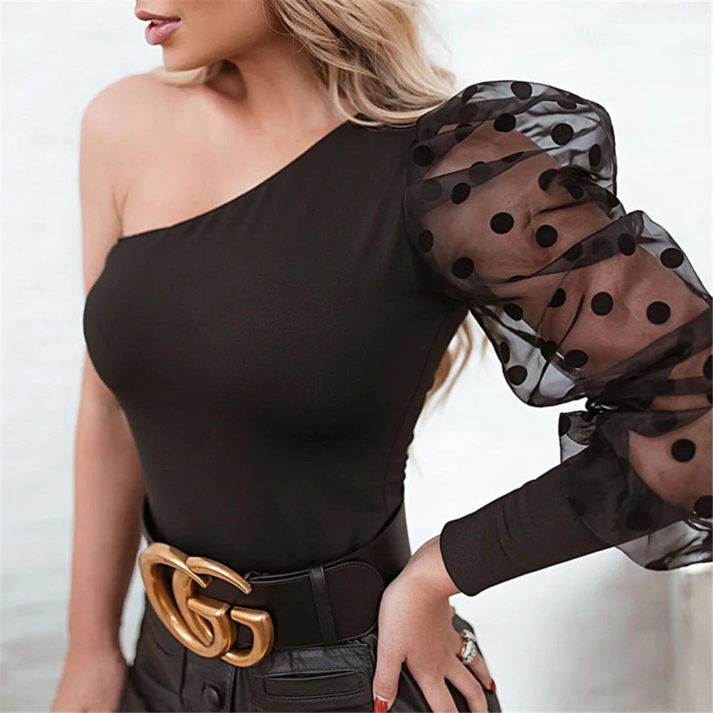 Classic Women Sexy One-Shoulder Top Solid Color Patchwork Polka Dot Decorative Mesh Puff Sleeve Slim Fit Blouse 2022 Shirts
Classic Women Sexy One-Shoulder Top Solid Color Patchwork Polka Dot Decorative Mesh Puff Sleeve Slim Fit Blouse 2022 Shirts
