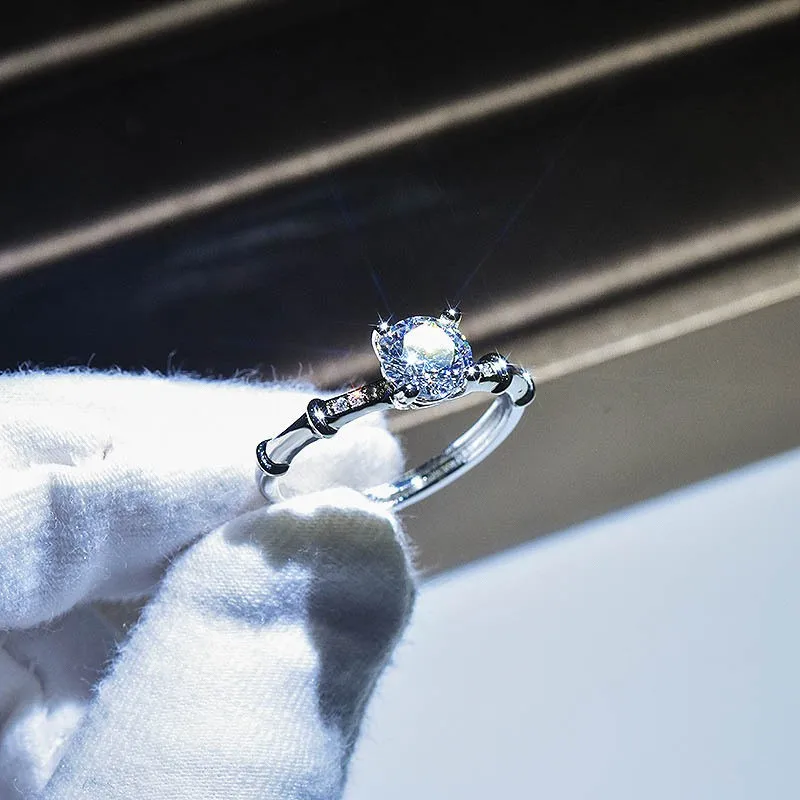 Classic Ladies Open Adjustable Copper Ring Micro Paved Round AAA CZ Rhinestone Crystal for Women Wedding Engagement Jewelry
Classic Ladies Open Adjustable Copper Ring Micro Paved Round AAA CZ Rhinestone Crystal for Women Wedding Engagement Jewelry