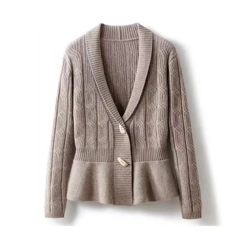 Quality Autumn and Winter Design Sense Long sleeves Knitted Cardigan Sweater Women's Fashion V-Neck Ruffles Versatile Outer Cape
Quality Autumn and Winter Design Sense Long sleeves Knitted Cardigan Sweater Women's Fashion V-Neck Ruffles Versatile Outer Cape
