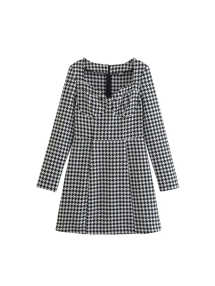 2022 fall new women's heart-shaped collar slim coarse spinning bird check texture long-sleeved hundred dresses
2022 fall new women's heart-shaped collar slim coarse spinning bird check texture long-sleeved hundred dresses