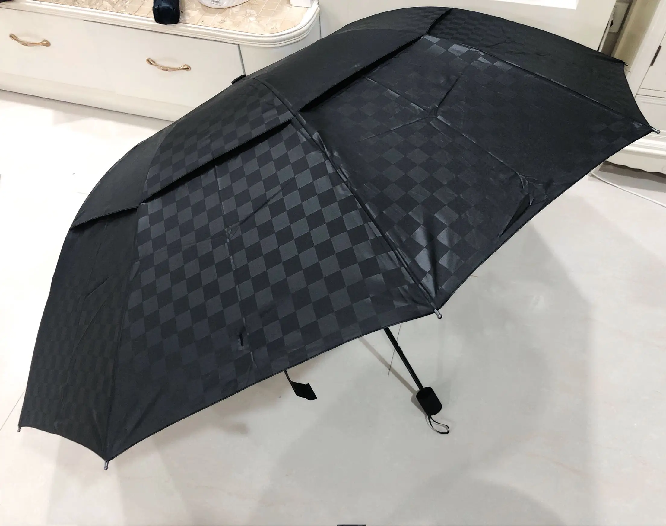 Black Rain Umbrella Outdoor Vintage For Men Large Business Umbrella Windproof Folding Regenschirm Household Goods BH50UM
Black Rain Umbrella Outdoor Vintage For Men Large Business Umbrella Windproof Folding Regenschirm Household Goods BH50UM