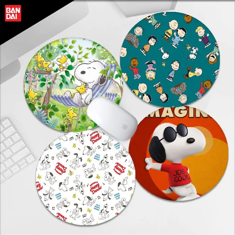 Bandai Snoopy Non-slip Round Desktop Desk Mat Kawaii Gaming Accessories Students Writing Pad Mouse Pad for PC Mouse Carpet
Bandai Snoopy Non-slip Round Desktop Desk Mat Kawaii Gaming Accessories Students Writing Pad Mouse Pad for PC Mouse Carpet