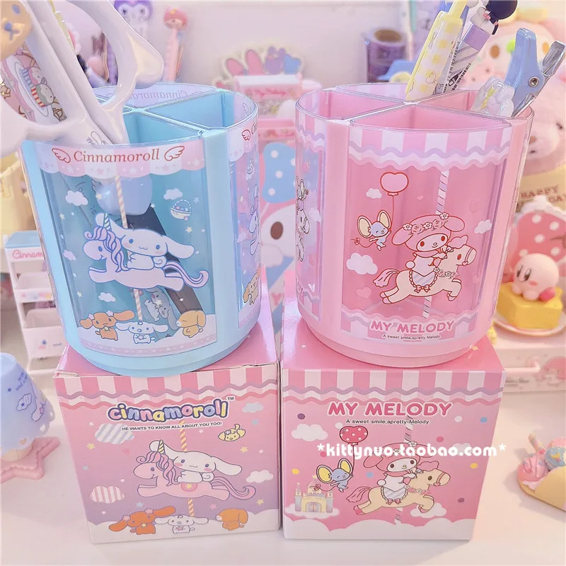 Kawaii Sanriod аниме серия Cinnamorol Mymelody Kuromi Kitty вращающаяся Сетка искусственная Канцелярия ведро для хранения мелочей
Kawaii Sanriod аниме серия Cinnamorol Mymelody Kuromi Kitty вращающаяся Сетка искусственная Канцелярия ведро для хранения мелочей